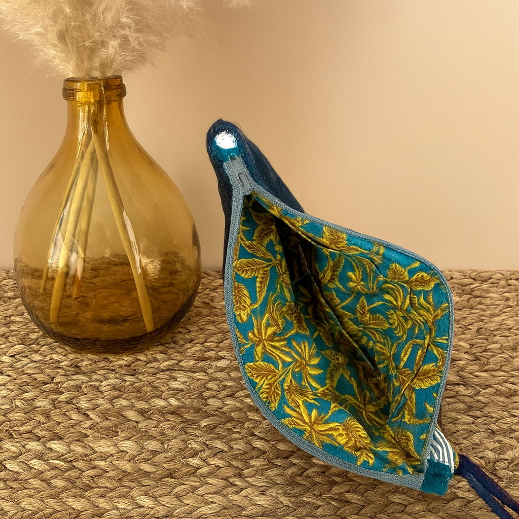 Pochette en jean recyclé et tissu imprimé – création artisanale Onaé